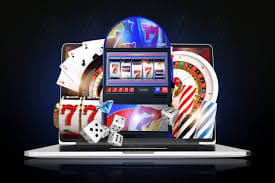 Giải đấu esports sôi động với nhiều game thủ tranh tài